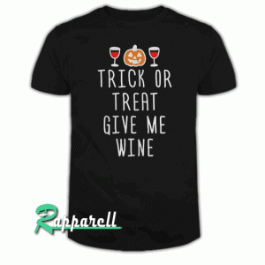 Book triick treat give wine halloween pumkiin Tshirt